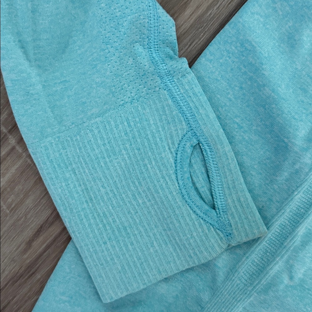 ⭐️Athleta active pullover - Picture 3 of 4